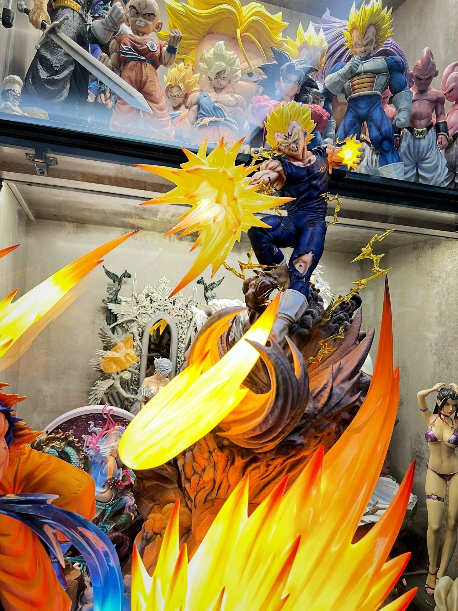 KD Collectibles - Collectibles SS2 Goku VS SS2 Majin Vegeta - Image 2