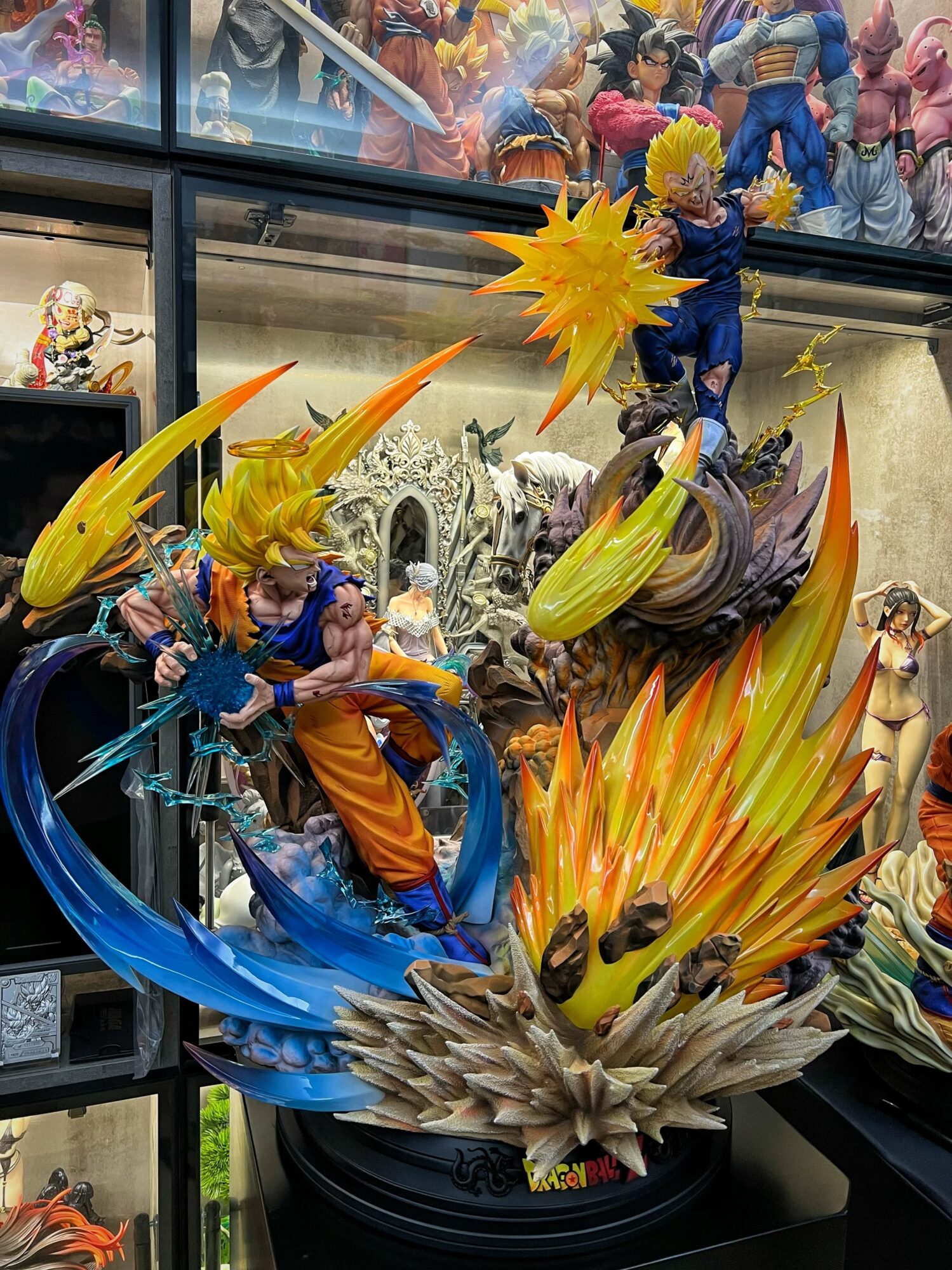 KD Collectibles - Collectibles SS2 Goku VS SS2 Majin Vegeta